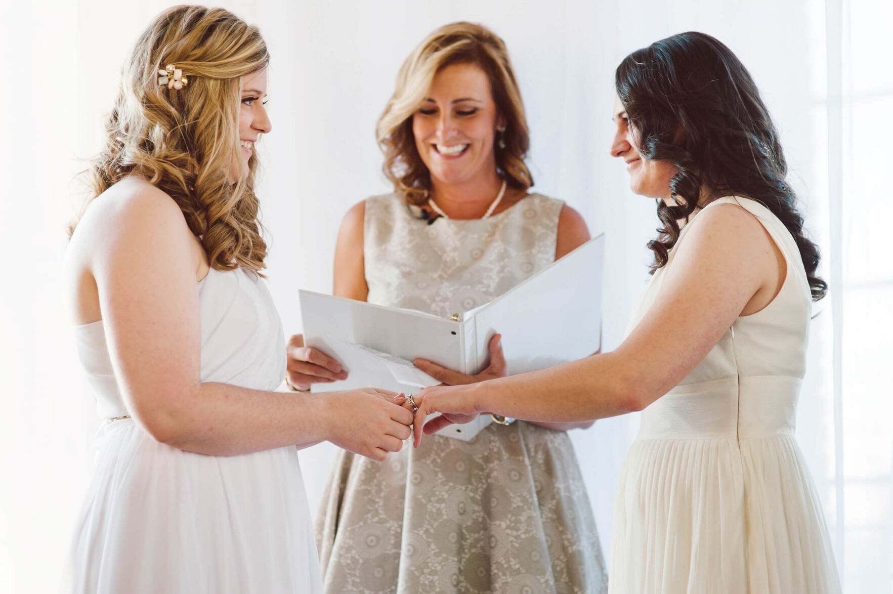 05-intimate-ceremony-photos-by-jeremy-minnerick.jpg